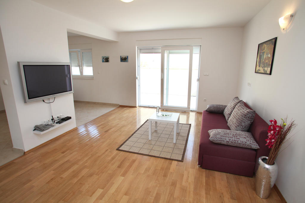 Villa Iris Apartments 브랜지카 외부 사진