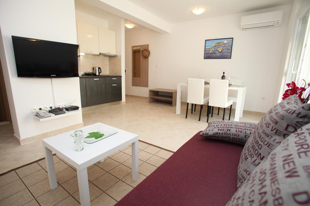 Villa Iris Apartments 브랜지카 외부 사진